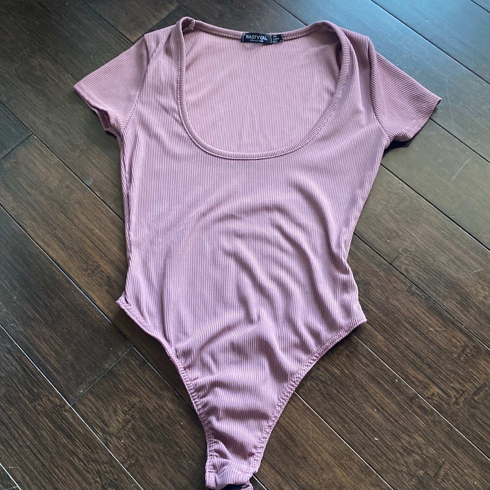 Mauve ribbed bodysuit